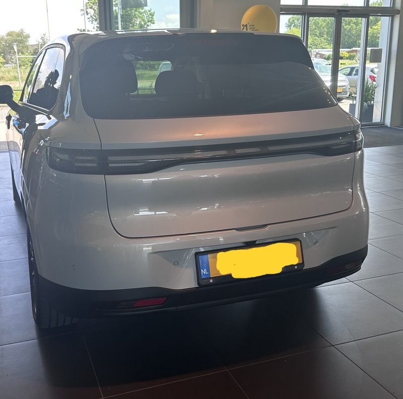 Afbeeldingslocatie: https://tweakers.net/i/RXnBIho7xcio5sqo4lF7nk7VABE=/800x/filters:strip_icc():strip_exif()/f/image/K6ip4HBg1jieDTvAjUlPP7Xh.jpg?f=fotoalbum_large