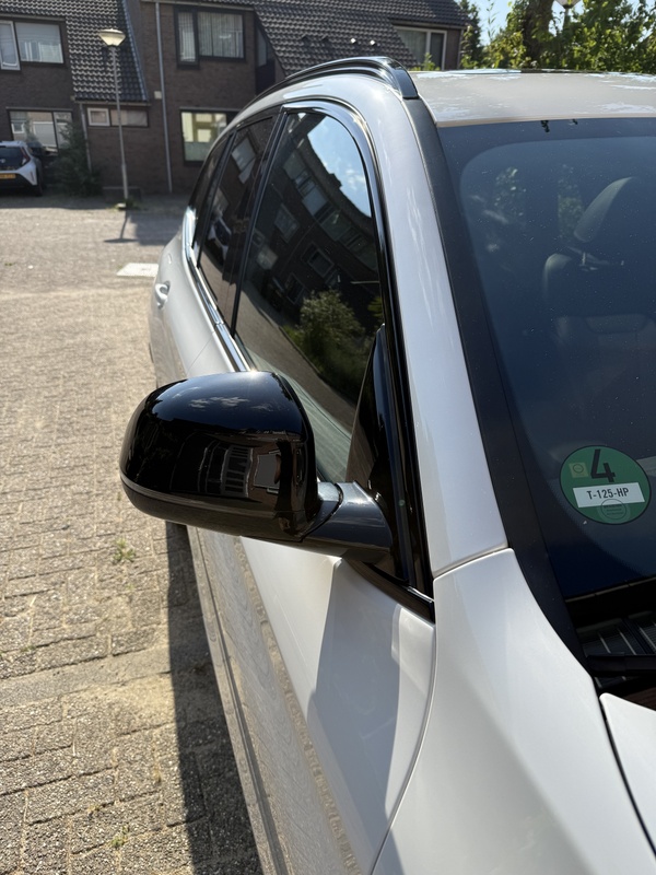 Afbeeldingslocatie: https://tweakers.net/i/RZLbvYvhLGsbIaS0NvGaeijDx_s=/x800/filters:strip_icc():strip_exif()/f/image/M18BPpAETrW71jHgODaf1g9s.jpg?f=fotoalbum_large