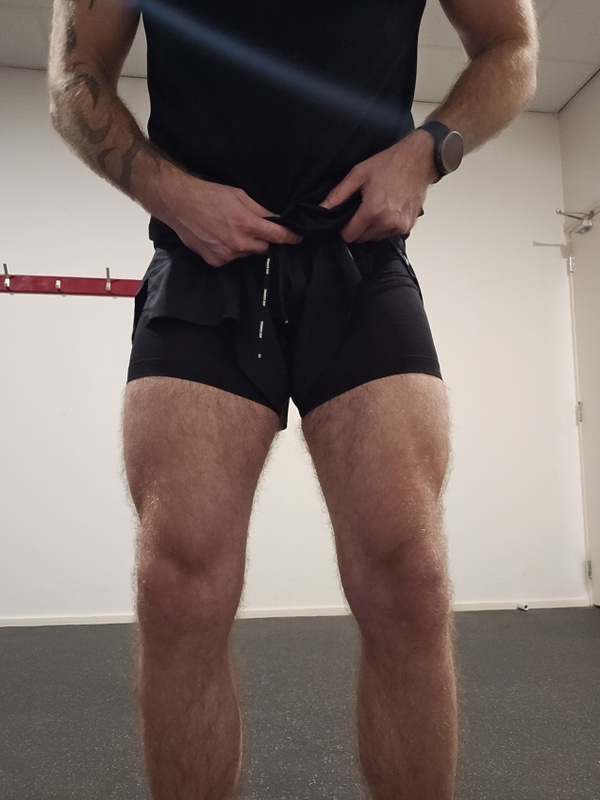 Afbeeldingslocatie: https://tweakers.net/i/R_qKtGyZM02ABMY-YCV3HE9ppms=/x800/filters:strip_icc():strip_exif()/f/image/aO0GJfL9iQwY7sJ2dhi9ZAEK.jpg?f=fotoalbum_large