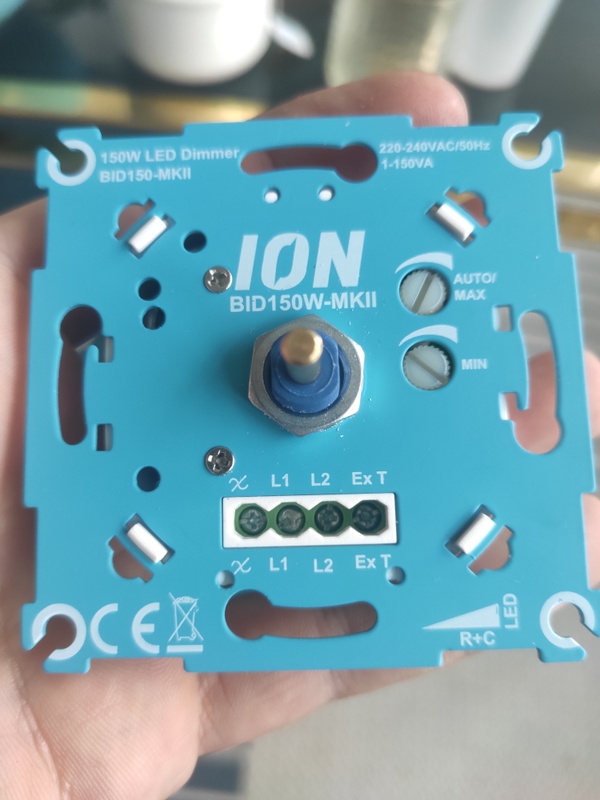 Afbeeldingslocatie: https://tweakers.net/i/RcGFcMyJVlbF1vZhldj0McA-K4E=/x800/filters:strip_icc():strip_exif()/f/image/aKSiMz6D9iLaO36Gk5hk1Xt7.jpg?f=fotoalbum_large