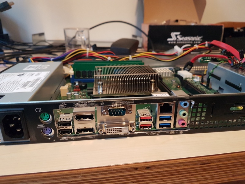 Afbeeldingslocatie: https://tweakers.net/i/Rmdui0tKVLlHXI63qGLzKkPhZoQ=/800x/filters:strip_icc():strip_exif()/f/image/COd962LYMCoI2r0Ngliy7Umf.jpg?f=fotoalbum_large