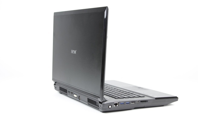 XNotebook Titan SA17