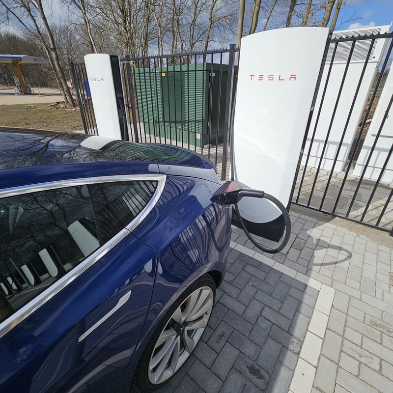 Afbeeldingslocatie: https://tweakers.net/i/S0ztpAiuULE-3sa_ctjbAoInF6c=/800x/filters:strip_icc():strip_exif()/f/image/2zCrHGuGBiV8Du58VOtdzpyi.jpg?f=fotoalbum_large