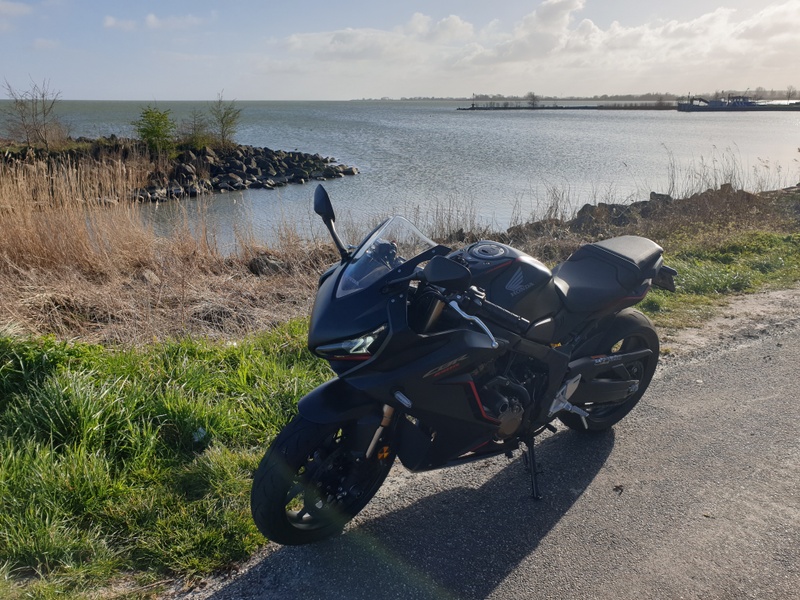 Afbeeldingslocatie: https://tweakers.net/i/S9YAB5yTYRqvWp8HHS2sVy1Jiak=/800x/filters:strip_icc():strip_exif()/f/image/oO6dOr4Pn3GVry914WLEvYQC.jpg?f=fotoalbum_large