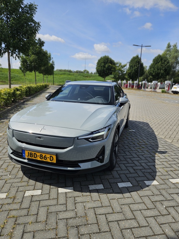 Afbeeldingslocatie: https://tweakers.net/i/SBMbCmy2IntqE_k-p8MgBhIYGTo=/x800/filters:strip_icc():strip_exif()/f/image/iGWr3ub8J5ABApTo7OXLsNSb.jpg?f=fotoalbum_large