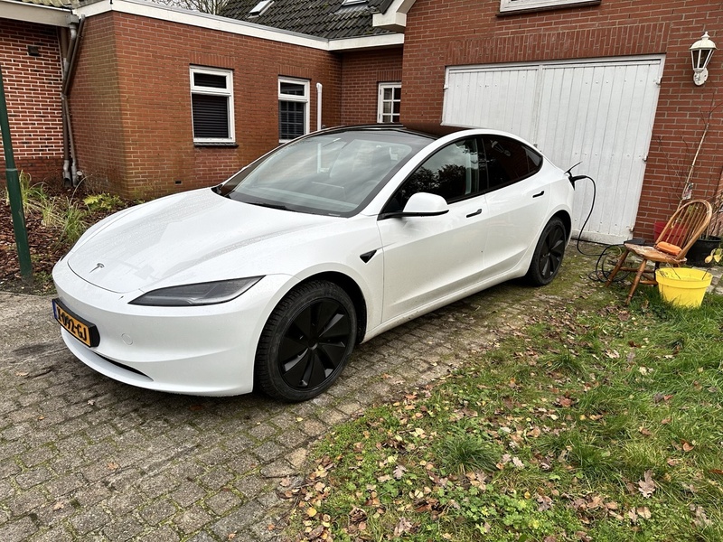 Afbeeldingslocatie: https://tweakers.net/i/SCxb6N4oXsZsApj7kzV-NPvdNkM=/800x/filters:strip_icc():strip_exif()/f/image/NisUwyT99eggVt6Yoj7cyttX.jpg?f=fotoalbum_large