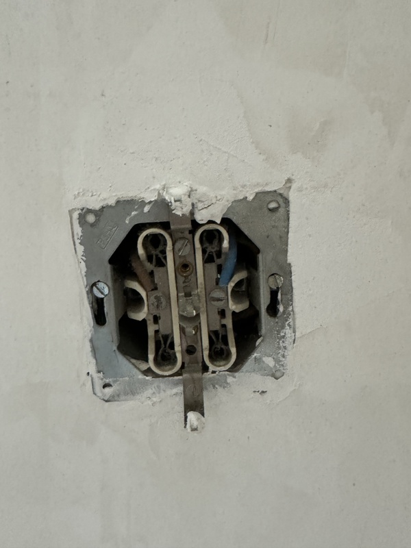 Afbeeldingslocatie: https://tweakers.net/i/SE7tx6NcKhRMgBMMBzorQy-79EI=/x800/filters:strip_icc():strip_exif()/f/image/RpBDOgwA9Rg2t56OCDhzSMNP.jpg?f=fotoalbum_large