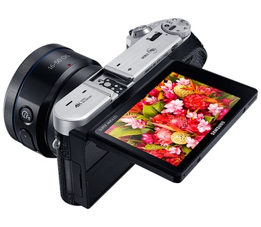 Samsung NX500 + 16-50mm F3.5-5.6 Power Zoom + 50-200mm F4-5.6 ED OIS III Zwart
