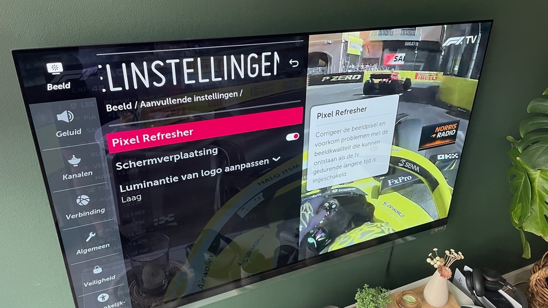 Afbeeldingslocatie: https://tweakers.net/i/SJ8l7xG7pju1E_l5kEcoVYuFgTs=/full-fit-in/4920x3264/filters:max_bytes(3145728):no_upscale():strip_icc():fill(white):strip_exif()/f/image/0qfJ5JEUVBCmdMAwl2JqSMg0.jpg?f=user_large