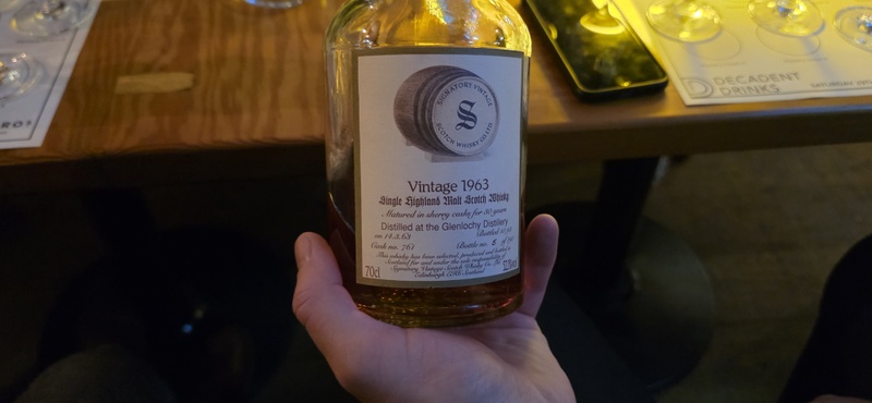 Afbeeldingslocatie: https://tweakers.net/i/SK73ssRPc-cIk5aalcvaQQHqmN8=/800x/filters:strip_icc():strip_exif()/f/image/h9EWL330BWb1l5AFNa3cniAf.jpg?f=fotoalbum_large