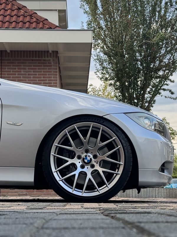 Afbeeldingslocatie: https://tweakers.net/i/SMM3HKs1gwpyoTQ03MzS4ld1NI8=/x800/filters:strip_icc():strip_exif()/f/image/LdSSMISTzqwL2vHc5JECWDjp.jpg?f=fotoalbum_large