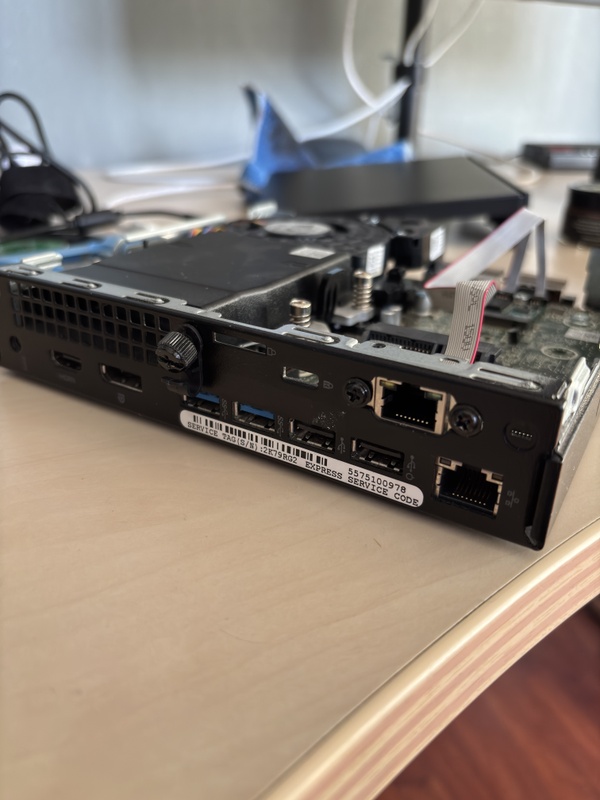 Afbeeldingslocatie: https://tweakers.net/i/SNHP0mKl_2OCgm0EoAs6AGyAkgU=/x800/filters:strip_icc():strip_exif()/f/image/wz57aFvu1reFSDIugK938SLE.jpg?f=fotoalbum_large
