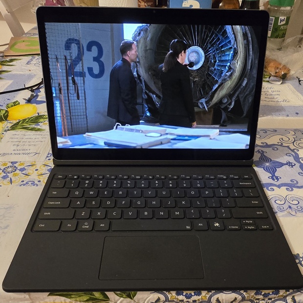 Afbeeldingslocatie: https://tweakers.net/i/SRKBkQI_nG7VVvQWf0p9TGasALk=/620x/filters:strip_icc():strip_exif()/m/591847/1T9ToVk3YwVUJ0l94j6vXsTIV5zmmqAPx28XIdi1HvgtJJTFTx.jpeg?f=620xauto
