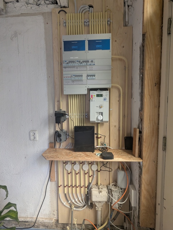 Afbeeldingslocatie: https://tweakers.net/i/SZrmi1OknbrNqdcN7qtBgLdTOgU=/x800/filters:strip_icc():strip_exif()/f/image/Ajnk8KZybyJwZAXl9eB9Jo3Z.jpg?f=fotoalbum_large