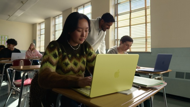 student gebruikt Macbook Neo. Bron: Apple