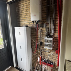 Afbeeldingslocatie: https://tweakers.net/i/SgMlaef8YIgIUFQsOeDy4BEII78=/232x232/filters:strip_icc():strip_exif()/f/image/AQVW4Zd6OzQpe2W439m5oPrh.jpg?f=fotoalbum_tile