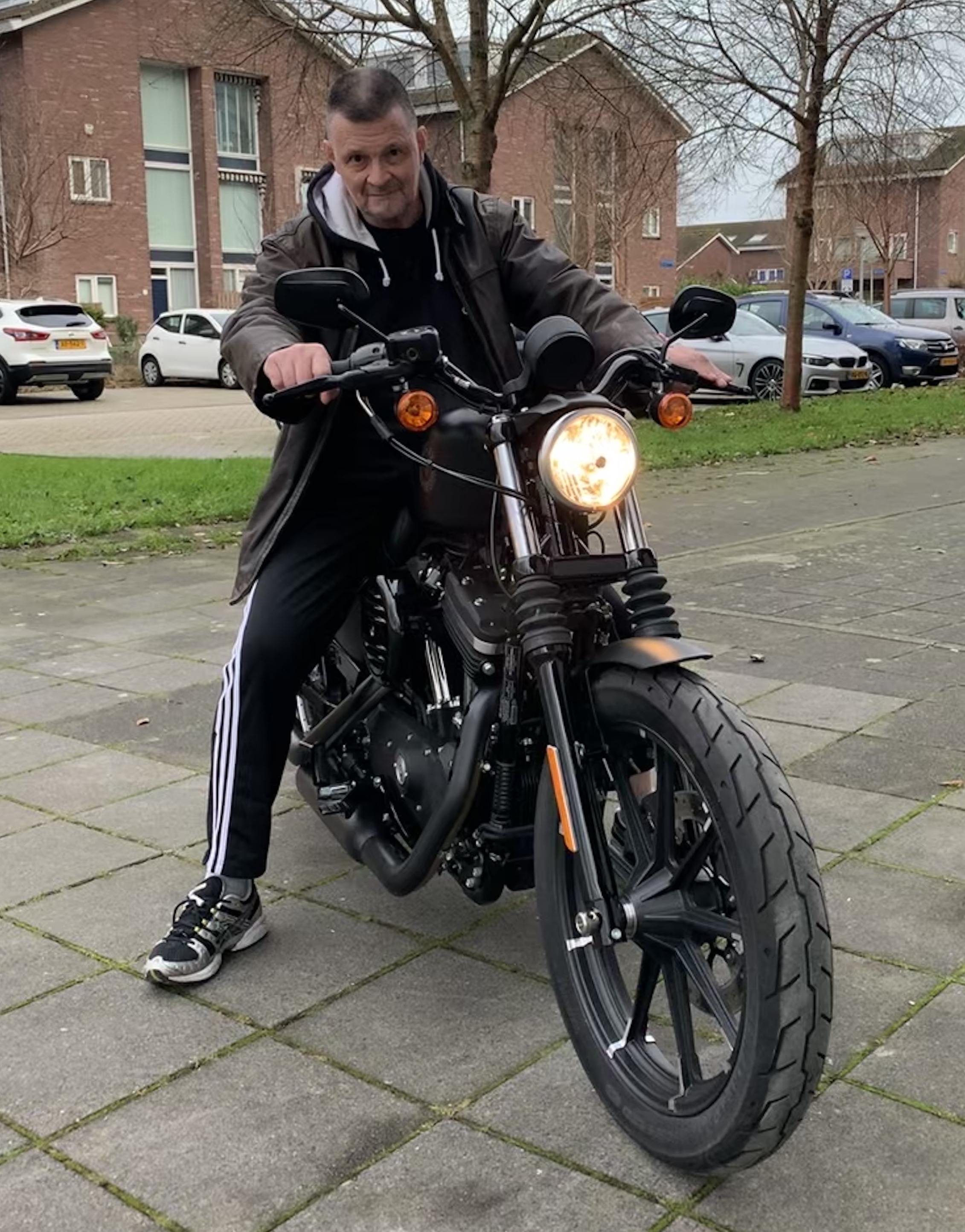 Afbeeldingslocatie: https://tweakers.net/i/SiDMZSmKT2YUD-uqcScFuGslBII=/full-fit-in/4920x3264/filters:max_bytes(3145728):no_upscale():strip_icc():fill(white):strip_exif()/f/image/YPtLM7XHtQgKf7cBG3Qp43dG.jpg?f=user_large