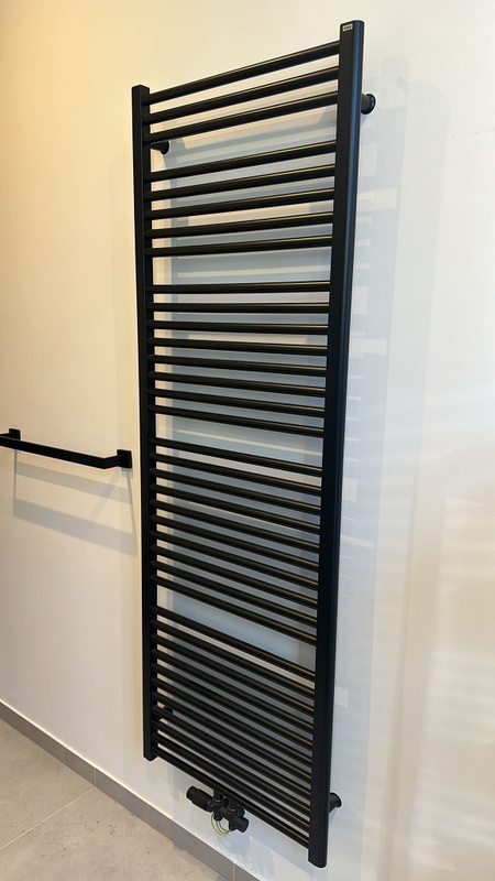 Afbeeldingslocatie: https://tweakers.net/i/SluKbNvh-1V_JNPk_8AP5YKX4L8=/x800/filters:strip_icc():strip_exif()/f/image/zTITfQWRWkYf8OuvoWfYrjf9.jpg?f=fotoalbum_large