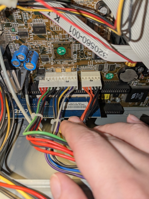 Afbeeldingslocatie: https://tweakers.net/i/Sm3qQAcq27dGocFiwGNWMe2_tmc=/x800/filters:strip_icc():strip_exif()/f/image/B5uS4U3TlEtkYBx6YevWdHXY.jpg?f=fotoalbum_large