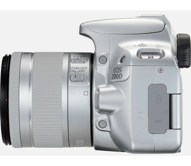 Canon EOS 200D + 18-55mm f/4.0-5.6 Zilver
