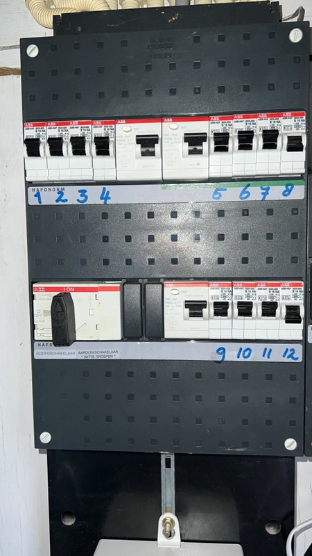 Afbeeldingslocatie: https://tweakers.net/i/StB978pcIdaWGrWWEkFe1OE5NFo=/x800/filters:strip_icc():strip_exif()/f/image/D1EWiwENvbwb1qvl6p8WAGqL.jpg?f=fotoalbum_large