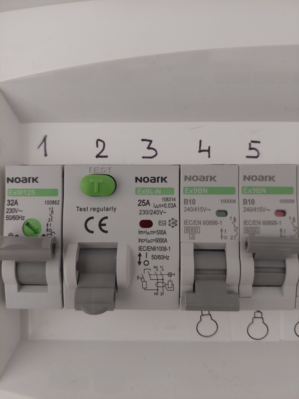 Afbeeldingslocatie: https://tweakers.net/i/SuLT1ZYhs6U3VsAMjOR52FaVmrk=/x800/filters:strip_icc():strip_exif()/f/image/XqfRlyX5LT7fsxGlJxxX1tEP.jpg?f=fotoalbum_large