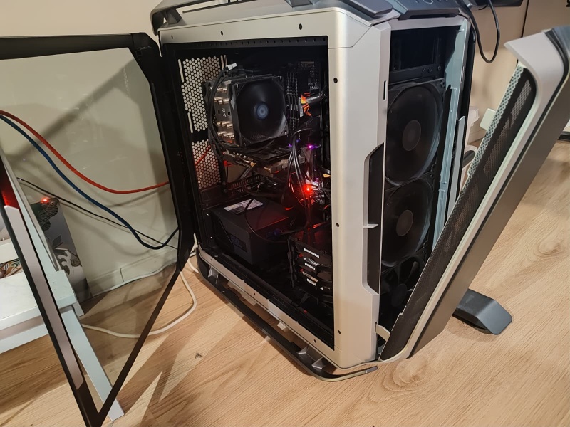 Afbeeldingslocatie: https://tweakers.net/i/Sx1mIYAqOZU86h4yeZssZvC8taE=/800x/filters:strip_icc():strip_exif()/f/image/FX3fPMir3exXC1VApX407KvI.jpg?f=fotoalbum_large