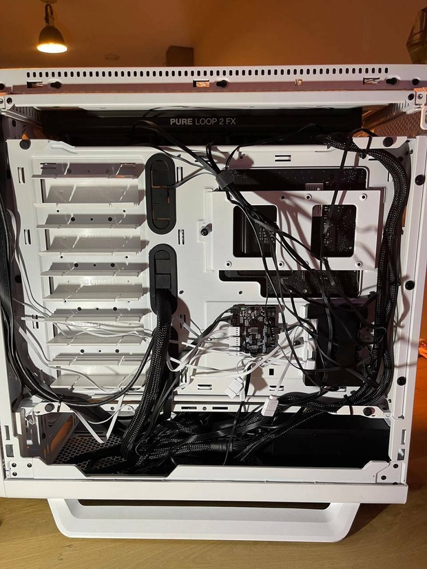 https://tweakers.net/i/T-JyIYu5_v4iMluz7CfgVOZHbz8=/620x/filters:strip_icc():strip_exif()/m/57378/1R1tsWb28RtLnxxMz8arljn5RgkAVqtG3LjlxC9yKEQGlG9dta.jpeg?f=620xauto