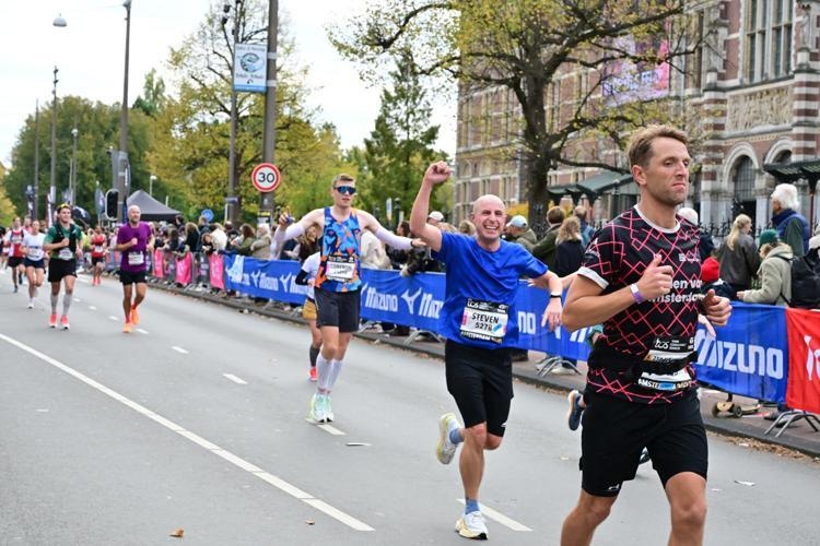 Afbeeldingslocatie: https://tweakers.net/i/T-vo3M7ihKv6EVJYBq_9Lpzb5R8=/fit-in/4920x3264/filters:max_bytes(3145728):no_upscale():strip_icc():strip_exif()/f/image/XSVRJzlcXeDgr3ymrLkP77Jq.jpg?f=user_large