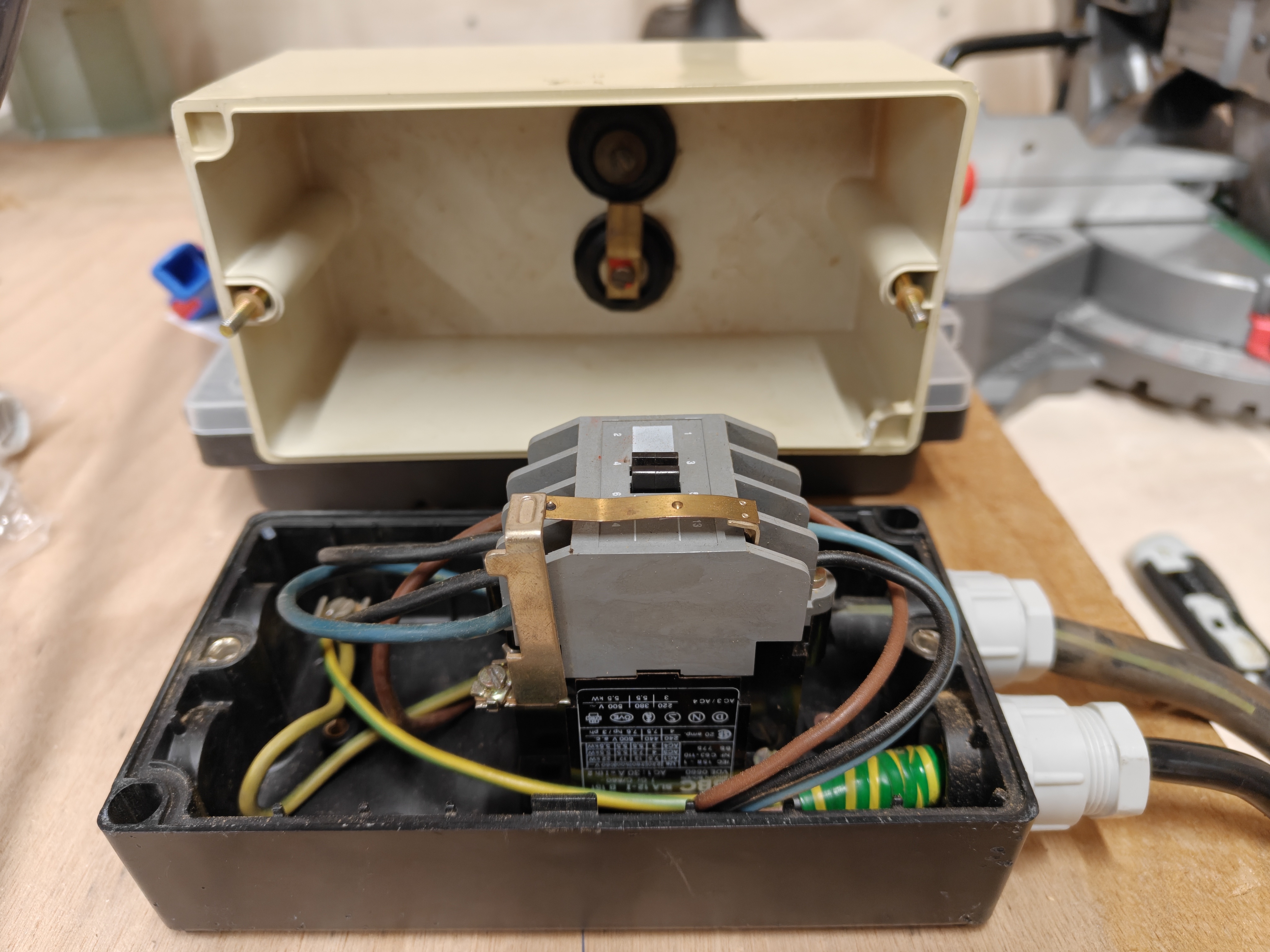 Afbeeldingslocatie: https://tweakers.net/i/T2-M2sStFJg3_uPijaX9EFRK7Cw=/fit-in/4920x3264/filters:max_bytes(3145728):no_upscale():strip_icc():strip_exif()/f/image/jd9Qdu1eUxaF99X591lSGtHP.jpg?f=user_large