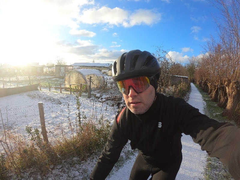 Afbeeldingslocatie: https://tweakers.net/i/T7QSb6UkfPoJ6TWJollZ5eLtV0k=/fit-in/4920x3264/filters:max_bytes(3145728):no_upscale():strip_icc():strip_exif()/f/image/0wW9QSl3sQBxaEca12sVZOnO.jpg?f=user_large