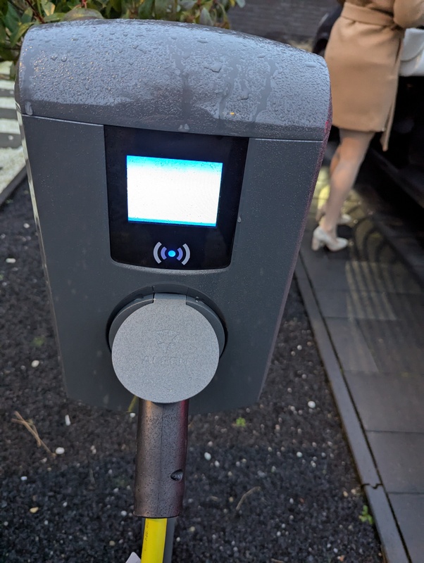 Afbeeldingslocatie: https://tweakers.net/i/T8apd01WHLEmpuvKHdNM0QLs774=/x800/filters:strip_icc():strip_exif()/f/image/rnM43olOxqAou2LRvA4C5gc5.jpg?f=fotoalbum_large