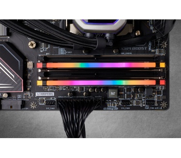 Corsair CMW64GX4M2A2666C16