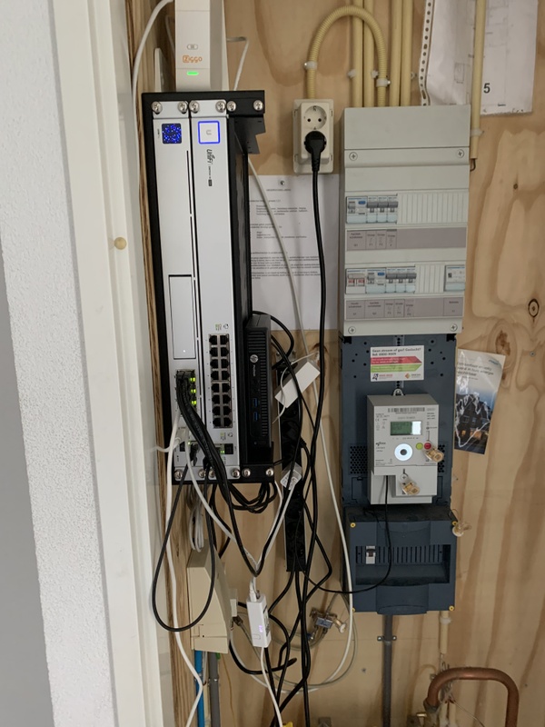 Afbeeldingslocatie: https://tweakers.net/i/TAEfRL5nPvEMsFhK1j0qez88rcg=/x800/filters:strip_icc():strip_exif()/f/image/uiwJnLbu80PZAEudRaDhTdxK.jpg?f=fotoalbum_large