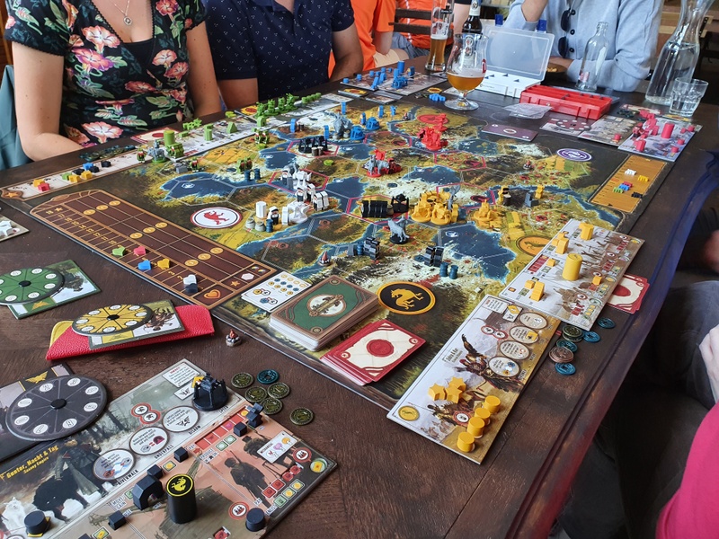 Afbeeldingslocatie: https://tweakers.net/i/TB1J4RQQQCP2STYAnS55drclu6Y=/800x/filters:strip_icc():strip_exif()/f/image/KcNugpoqHN3GFMqaIPmt85iL.jpg?f=fotoalbum_large