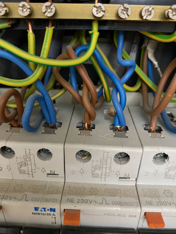 Afbeeldingslocatie: https://tweakers.net/i/TFliKG009d4IYWR9zKCayjgFf18=/x800/filters:strip_icc():strip_exif()/f/image/wbCEG8AHO2eYveAQS7D0yacQ.jpg?f=fotoalbum_large