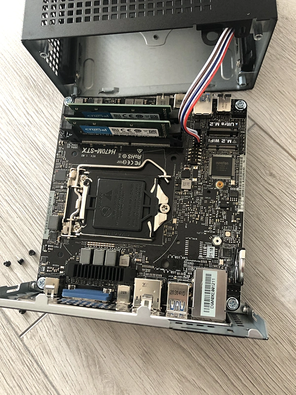 Afbeeldingslocatie: https://tweakers.net/i/TIkU0AWVKL2lcnFvNbmkpK2Xz-A=/x800/filters:sharpen(0.5,0.1,false):strip_exif()/f/image/0CXyf8IVe3WTouAv9VfV82pv.webp?f=fotoalbum_large