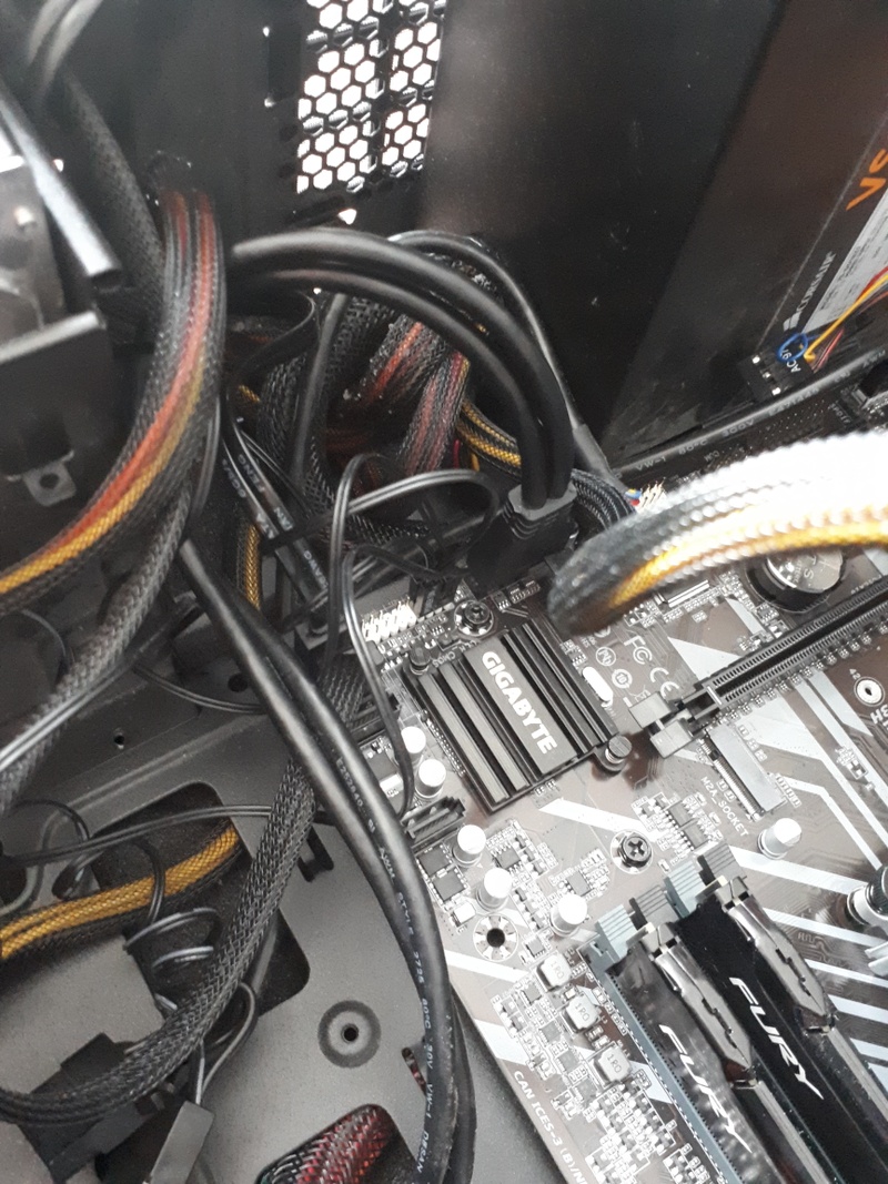 Afbeeldingslocatie: https://tweakers.net/i/TJBtlvUtfo2l6q8nqJRr_8ta2os=/800x/filters:strip_icc():strip_exif()/f/image/ildDCoalwK3tAT6yexOpB5eL.jpg?f=fotoalbum_large