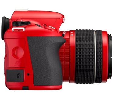 Pentax K-50 + smc DA 18-55 mm f/3.5-5.6 AL WR + DA 50-200 mm F4-5.6 ED WR Rood