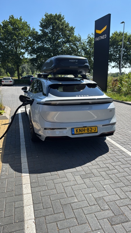 Afbeeldingslocatie: https://tweakers.net/i/TZELC2wrkn179dmoHqMlP9o15bY=/x800/filters:strip_icc():strip_exif()/f/image/DXdOxFe0UYj1i0huUANgSEY3.jpg?f=fotoalbum_large