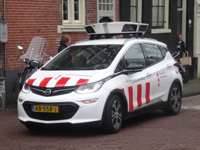 Een scanauto van de gemeente Amsterdam. Bron: Harry_nl/Flickr