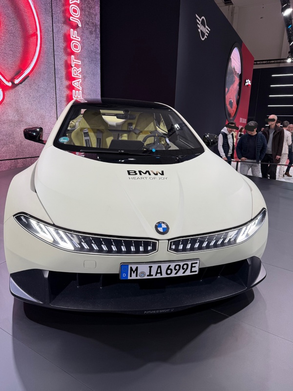 Afbeeldingslocatie: https://tweakers.net/i/TeacWAwF-PB5Z4BjNOyJ3gch5J4=/x800/filters:strip_icc():strip_exif()/f/image/MyrI4ojCAVbkC3npNeaaKd90.jpg?f=fotoalbum_large