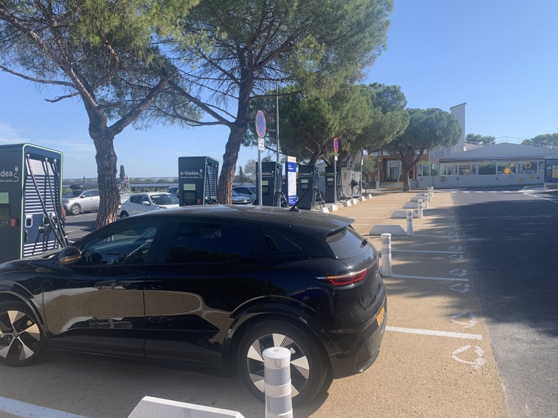 Afbeeldingslocatie: https://tweakers.net/i/TiKcHQwjHa0TG-H_npVs_NB2BFw=/800x/filters:strip_icc():strip_exif()/f/image/TL3QFdIGxmUjtXgT3jGAKylN.jpg?f=fotoalbum_large