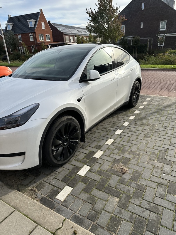 Afbeeldingslocatie: https://tweakers.net/i/Tnu2mIkMYyTZHsyqxC27bgvJjSQ=/x800/filters:strip_icc():strip_exif()/f/image/qzJKcx5YBya1JVTMbkrS4Q25.jpg?f=fotoalbum_large