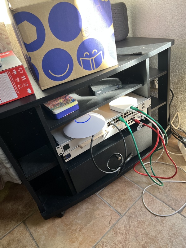 Afbeeldingslocatie: https://tweakers.net/i/TrCSs814HgEvCwq0VMHn9thbPQg=/x800/filters:strip_icc():strip_exif()/f/image/i9IcdDjT7Sg6JfK22D7KMBfU.jpg?f=fotoalbum_large