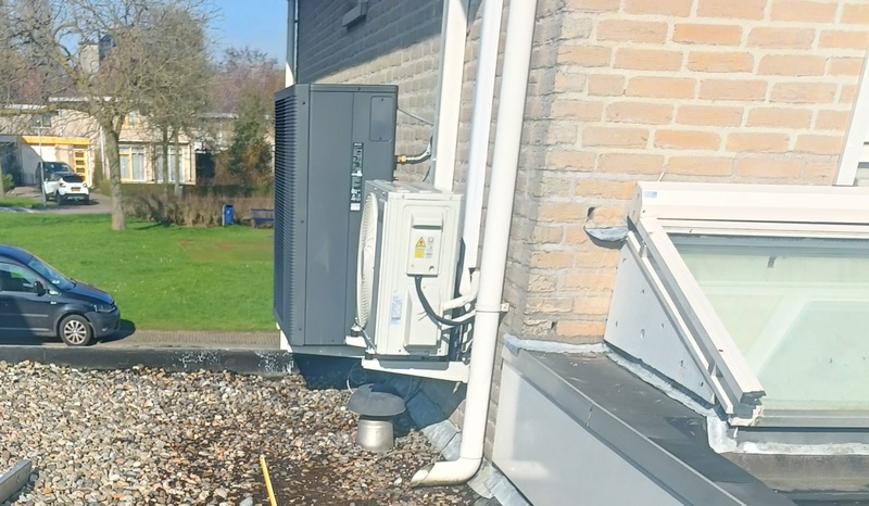 Afbeeldingslocatie: https://tweakers.net/i/TrGsv5LFhkE0f2dIPjFeTzrpUuI=/800x/filters:strip_icc():strip_exif()/f/image/a2CLyYGKBCKmwBif5LwOqp6m.jpg?f=fotoalbum_large