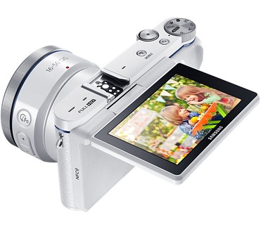 Samsung NX3300 + 16-50 f/3.5-5.6 Wit