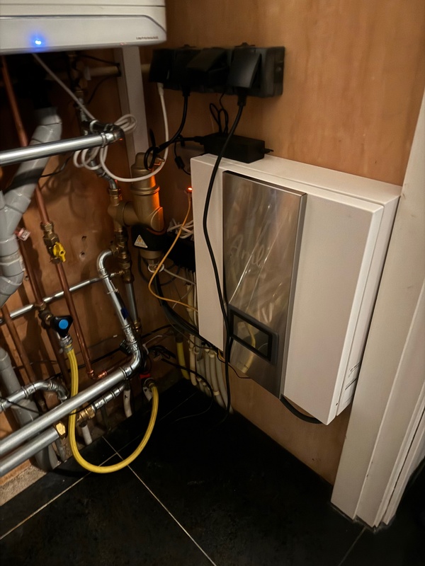 Afbeeldingslocatie: https://tweakers.net/i/U1C30mxZdNfFVDNxb0ERu7uN-90=/x800/filters:strip_icc():strip_exif()/f/image/1EPWKq7cPkfSdU5LO5h6nTUy.jpg?f=fotoalbum_large