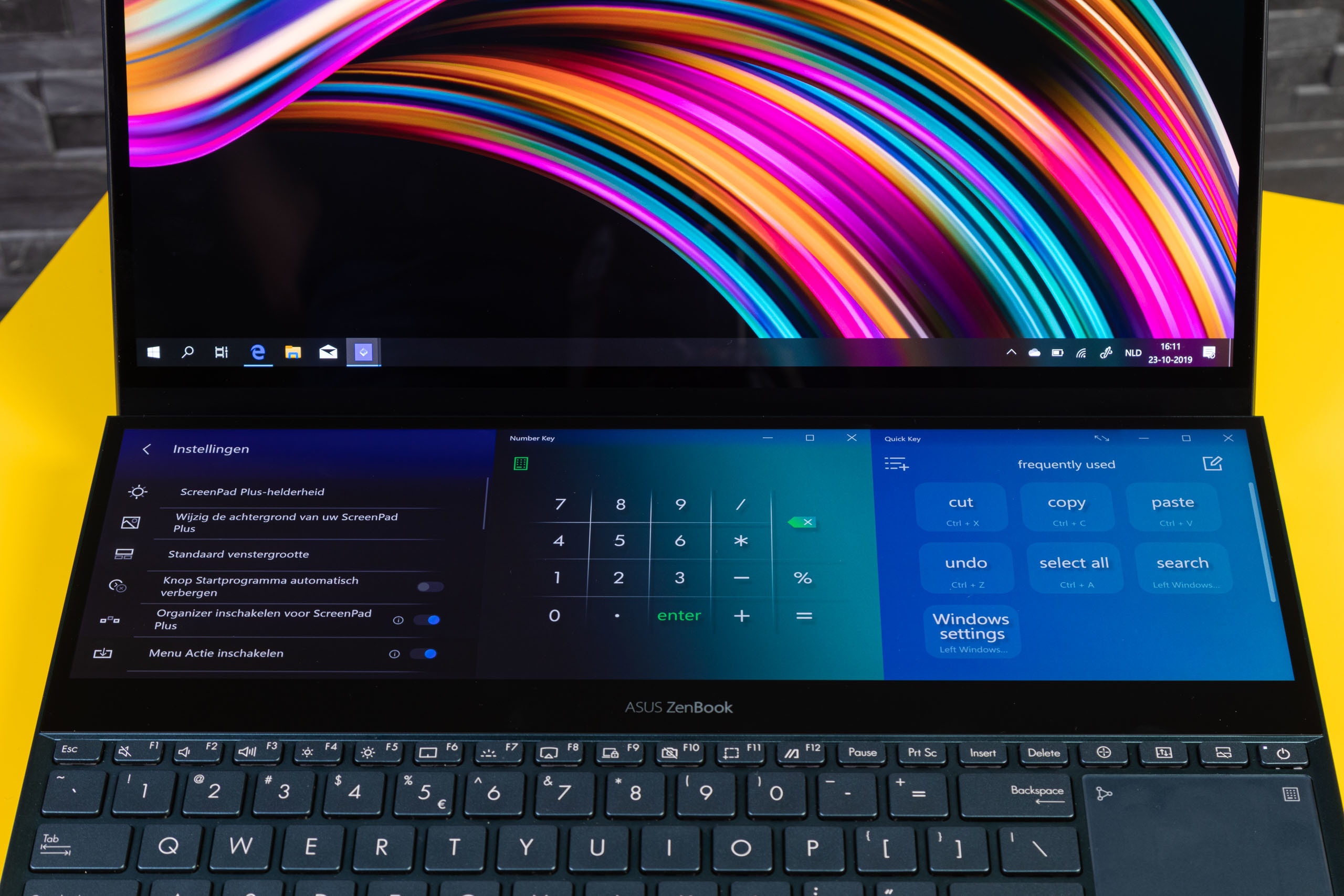 Asus ZenBook Pro Duo Review ScreenPad Plus in de praktijk Tweakers