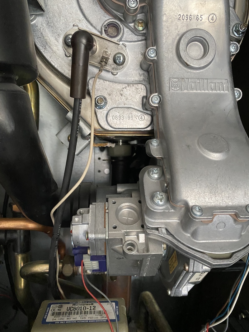 Afbeeldingslocatie: https://tweakers.net/i/U2BK1QSeWXz7HyAKtI6cewZwAeo=/800x/filters:strip_icc():strip_exif()/f/image/nWZjDFbIEgy41urOkJnAzCjr.jpg?f=fotoalbum_large